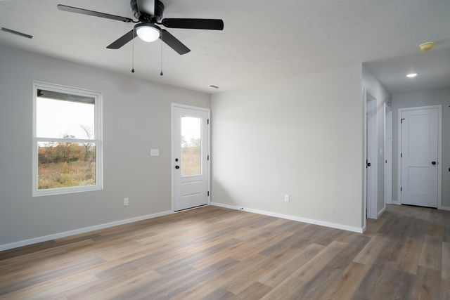 97 Sugar Lane, Crane, MO 65633