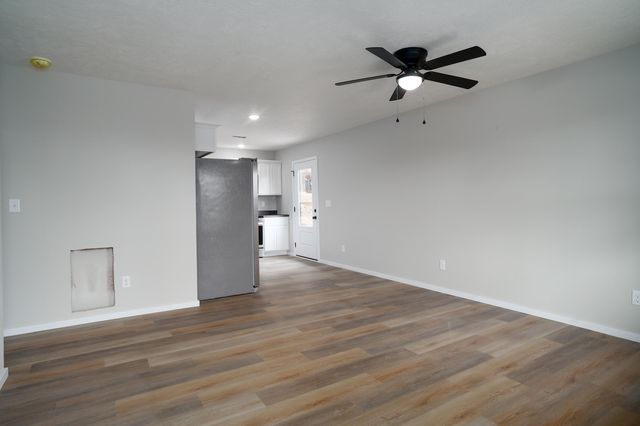 97 Sugar Lane, Crane, MO 65633