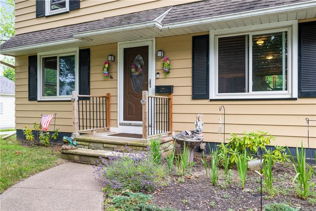 8 Dayne Street, Irondequoit, NY 14622