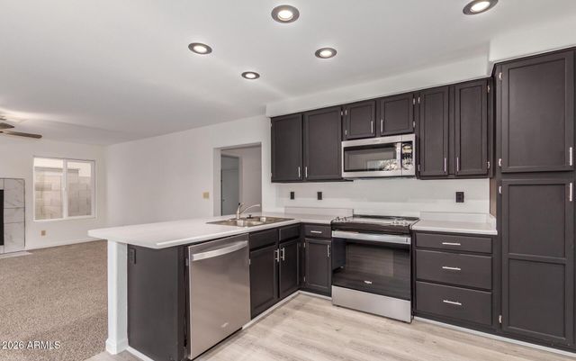 11991 N 69TH Avenue, Peoria, AZ 85345