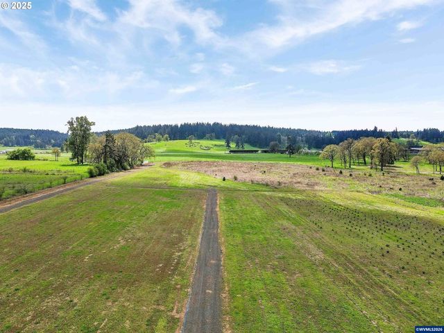 38591 Gilkey Rd, Scio, OR 97374