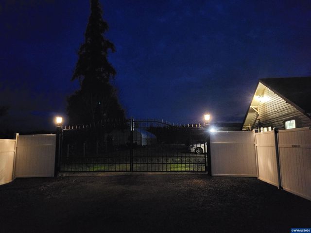 38591 Gilkey Rd, Scio, OR 97374