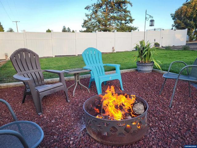 38591 Gilkey Rd, Scio, OR 97374