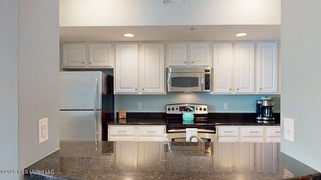 2228 Beach Drive, 1004, Gulfport, MS 39507