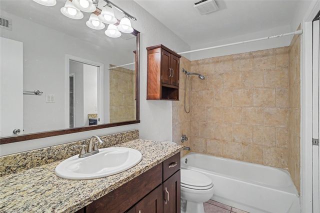 18800 Egret Bay Boulevard 609, Webster, TX 77058