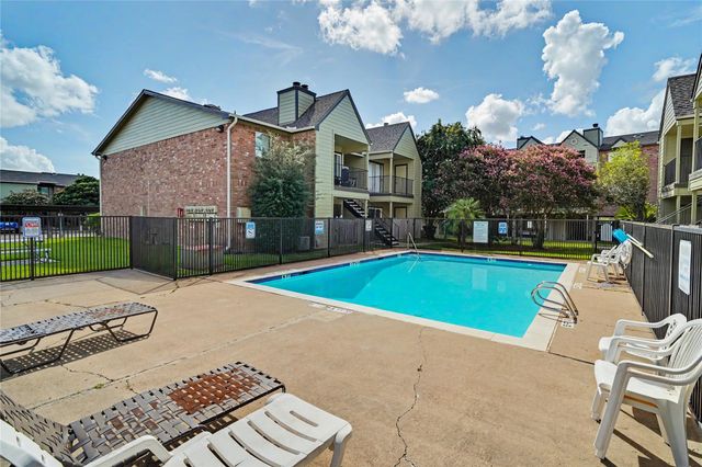 18800 Egret Bay Boulevard 609, Webster, TX 77058