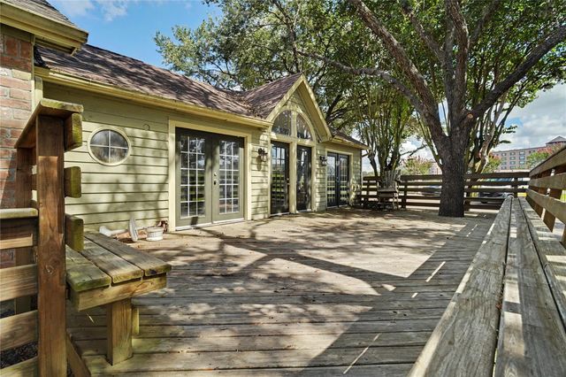 18800 Egret Bay Boulevard 609, Webster, TX 77058