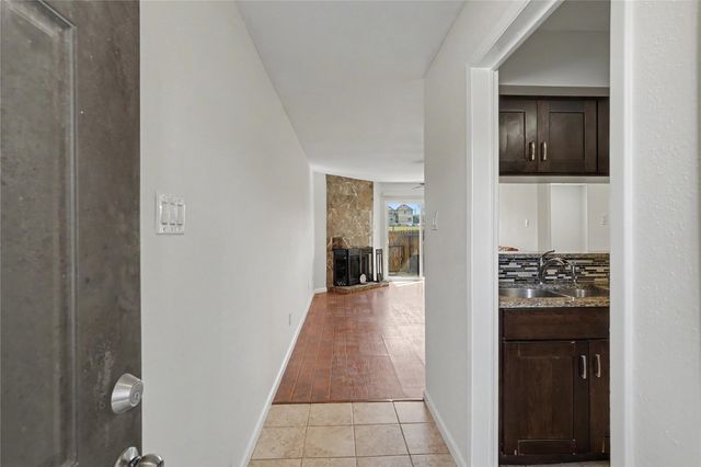 18800 Egret Bay Boulevard 609, Webster, TX 77058