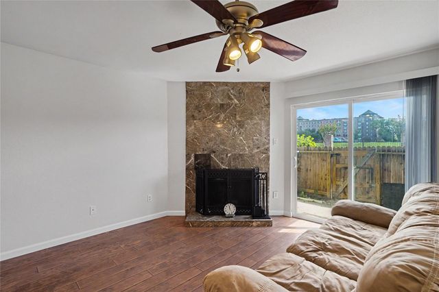 18800 Egret Bay Boulevard 609, Webster, TX 77058