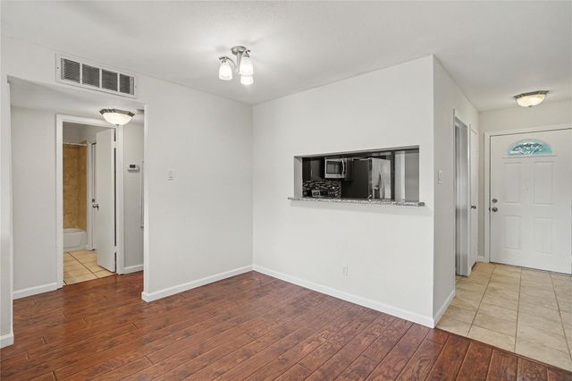 18800 Egret Bay Boulevard 609, Webster, TX 77058