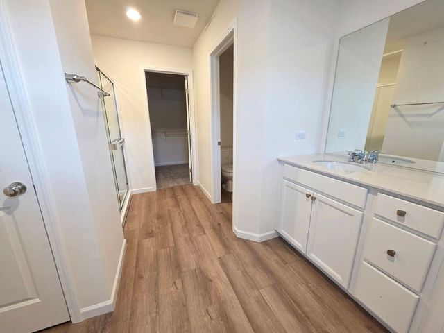 5915 Hawkweed Drive 08703, Naperville, IL 60564