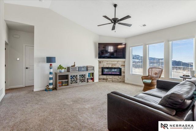 18135 Camden Avenue, Elkhorn, NE 68022