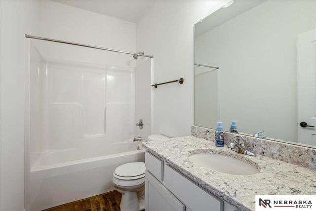 18135 Camden Avenue, Elkhorn, NE 68022