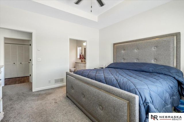 18135 Camden Avenue, Elkhorn, NE 68022