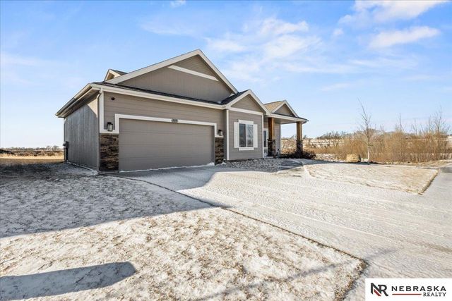 18135 Camden Avenue, Elkhorn, NE 68022