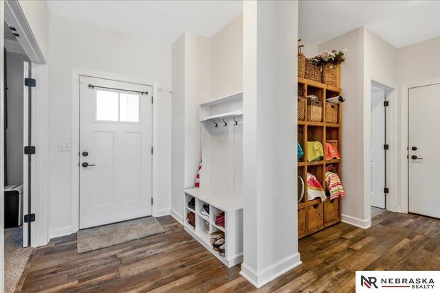 18135 Camden Avenue, Elkhorn, NE 68022