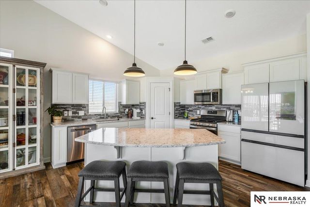 18135 Camden Avenue, Elkhorn, NE 68022