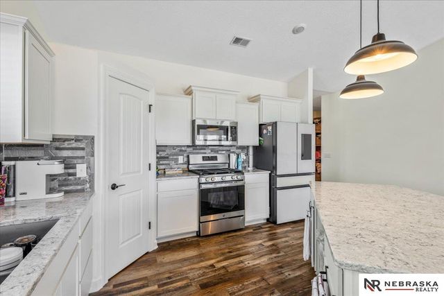 18135 Camden Avenue, Elkhorn, NE 68022