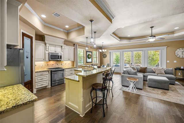 105 Harley Drive, Montgomery, TX 77356