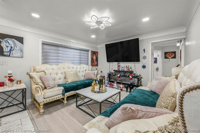 26260 Bryan Street, Roseville, MI 48066