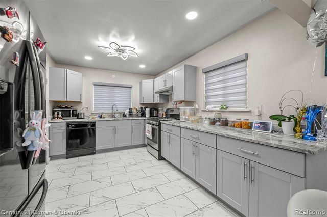 26260 Bryan Street, Roseville, MI 48066