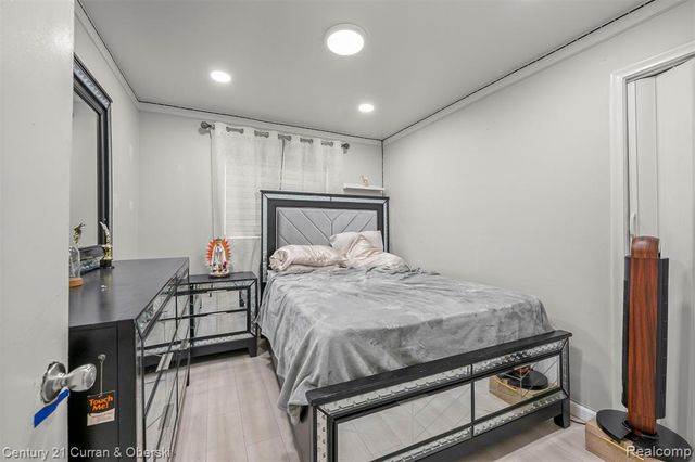 26260 Bryan Street, Roseville, MI 48066