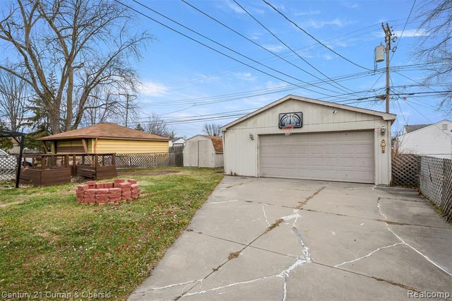 26260 Bryan Street, Roseville, MI 48066