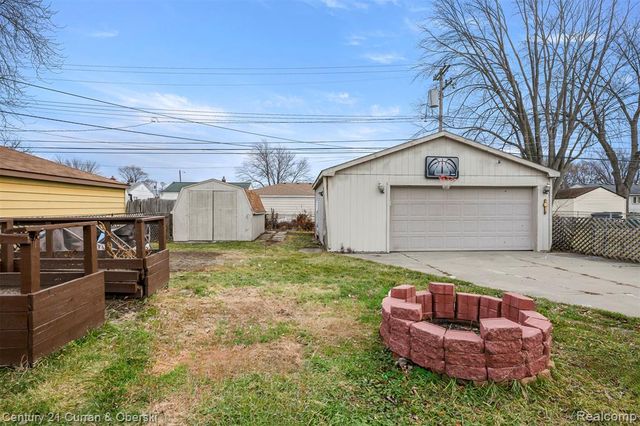 26260 Bryan Street, Roseville, MI 48066