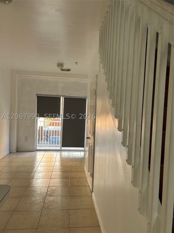 928 SW 3 207, Miami, FL 33130