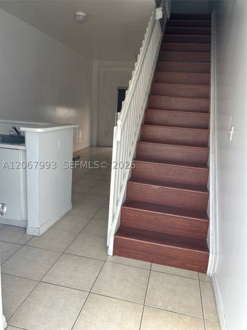 928 SW 3 207, Miami, FL 33130