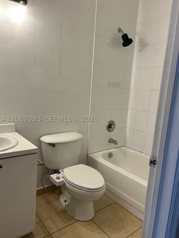 928 SW 3 207, Miami, FL 33130