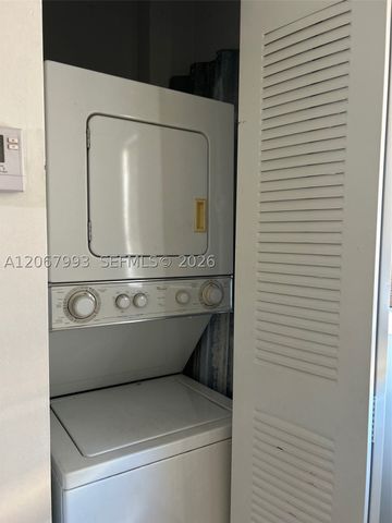 928 SW 3 207, Miami, FL 33130