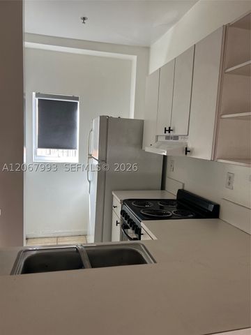 928 SW 3 207, Miami, FL 33130