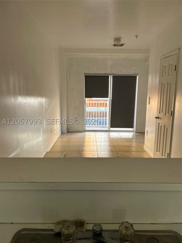 928 SW 3 207, Miami, FL 33130
