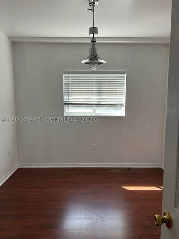 928 SW 3 207, Miami, FL 33130