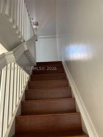 928 SW 3 207, Miami, FL 33130