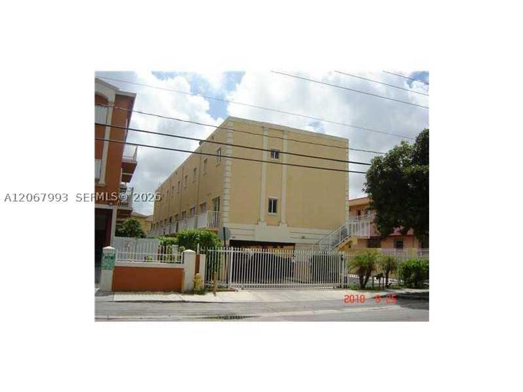 928 SW 3 207, Miami, FL 33130