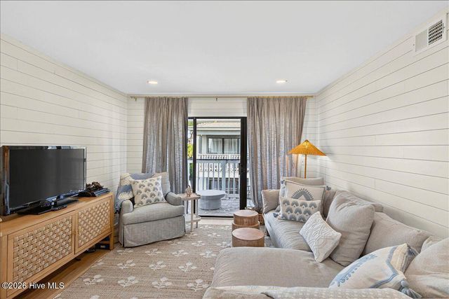 43 Ocean Isle West Boulevard 1-3, Ocean Isle Beach, NC 28469