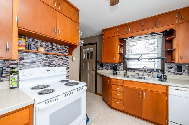 940 Mount Tabor Road, Buchanan, MI 49107