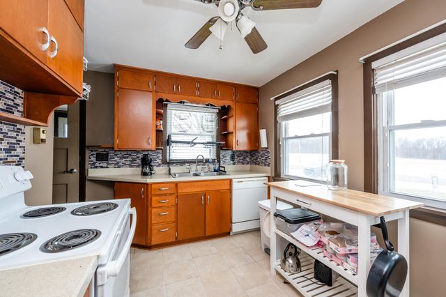 940 Mount Tabor Road, Buchanan, MI 49107