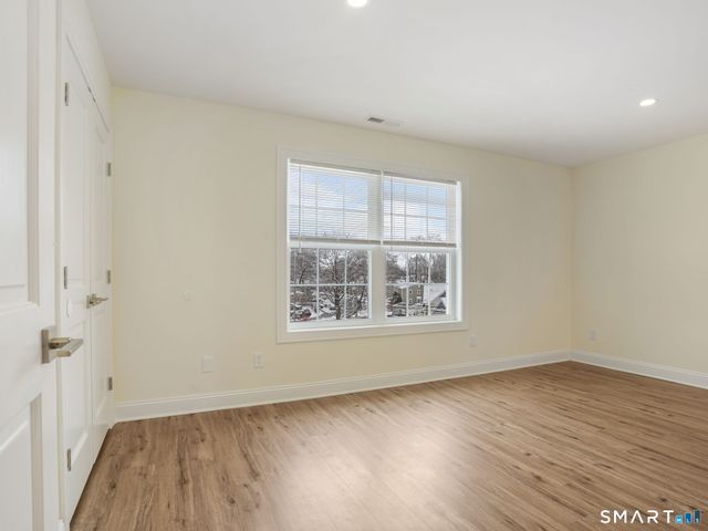 6 Beacon Square 7, Fairfield, CT 06825