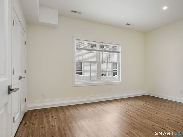 6 Beacon Square 7, Fairfield, CT 06825