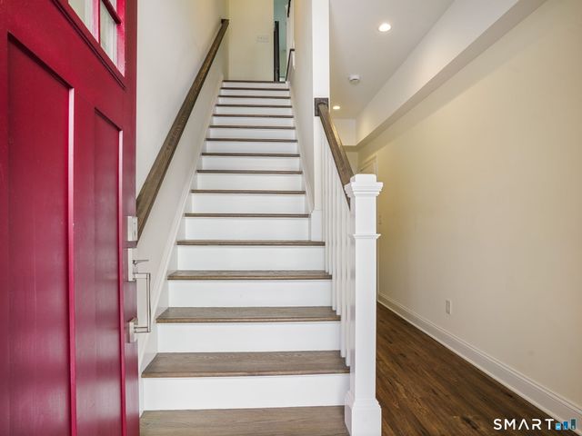 6 Beacon Square 7, Fairfield, CT 06825