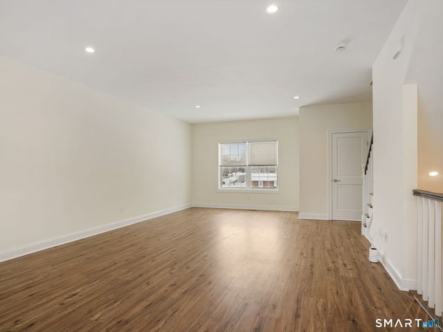 6 Beacon Square 7, Fairfield, CT 06825