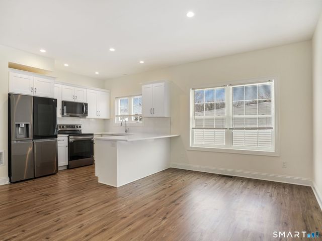 6 Beacon Square 7, Fairfield, CT 06825