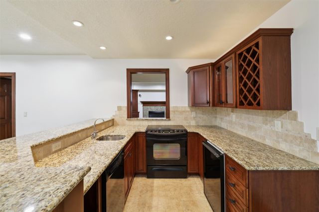 14031 Willow Drive, Clive, IA 50325