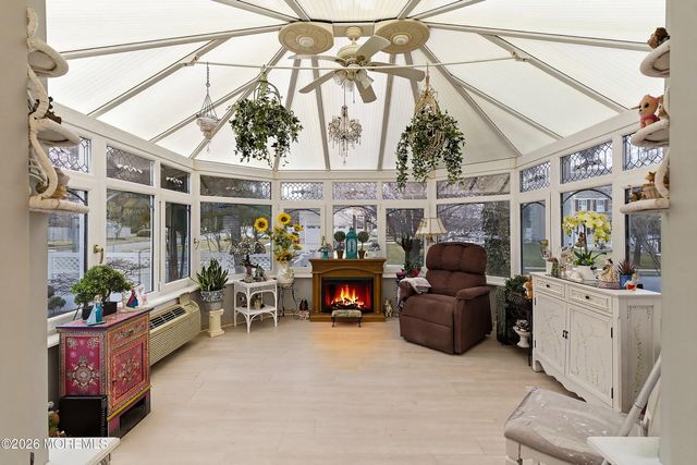 1 Ravenwood Court, Bayville, NJ 08721