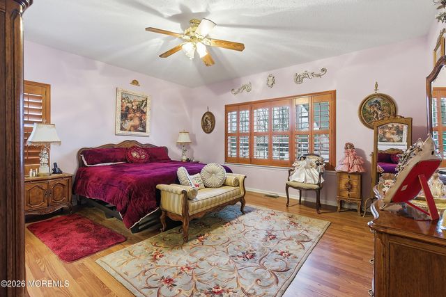 1 Ravenwood Court, Bayville, NJ 08721