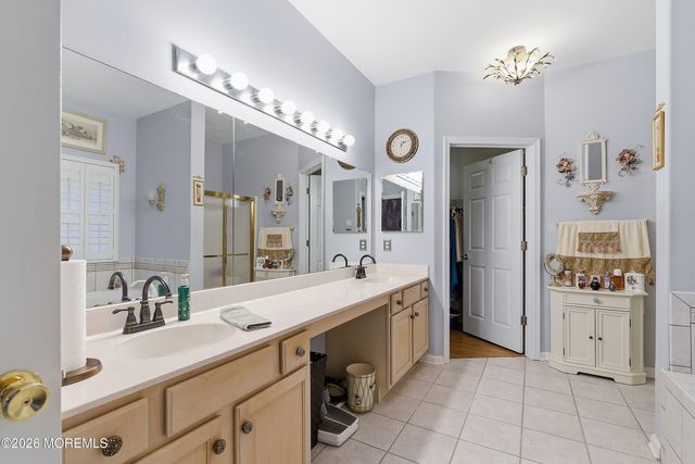 1 Ravenwood Court, Bayville, NJ 08721