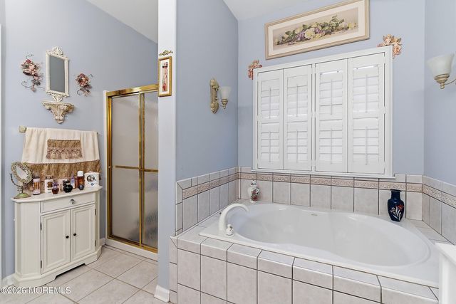 1 Ravenwood Court, Bayville, NJ 08721